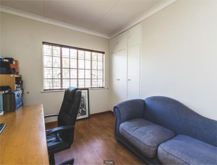 4 Bedroom Property for Sale in Beacon Bay Eastern Cape